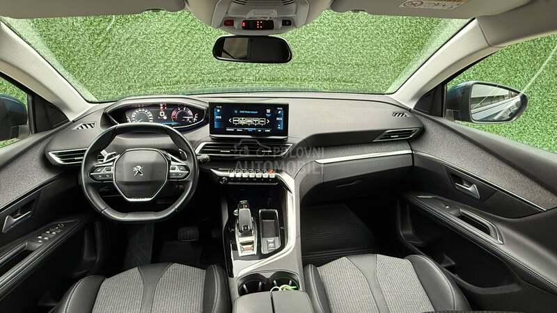 Peugeot 5008 1.5 blue Allure NOV