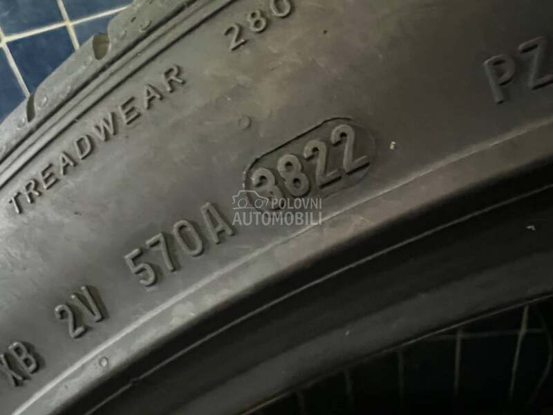 Pirelli 325/30 R23 Letnja