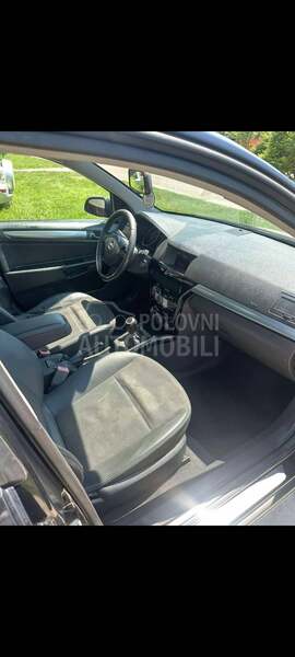 Opel Astra H 
