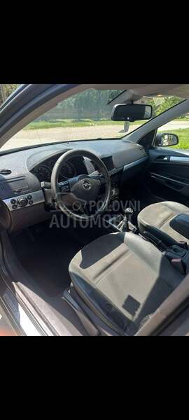 Opel Astra H 