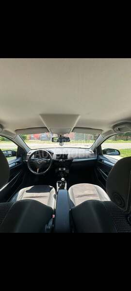 Opel Astra H 
