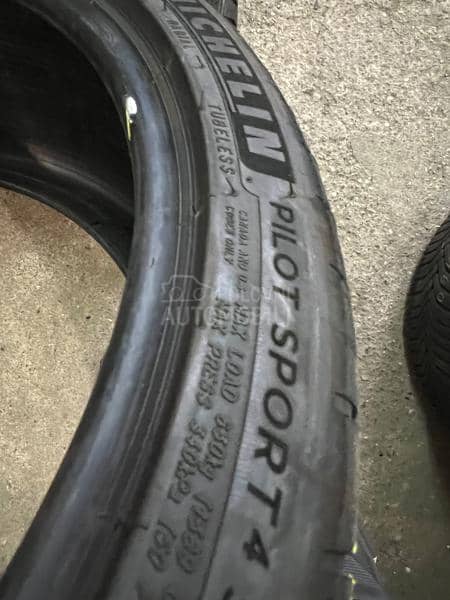 Michelin 235/35 R20 Letnja