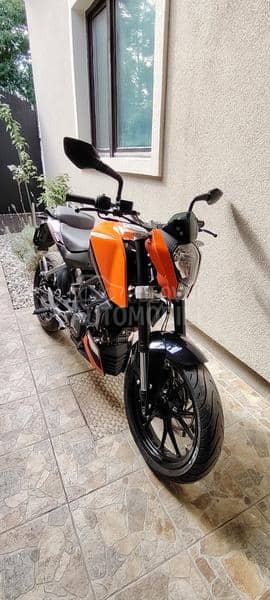 KTM Duke 200  uz motor odelo