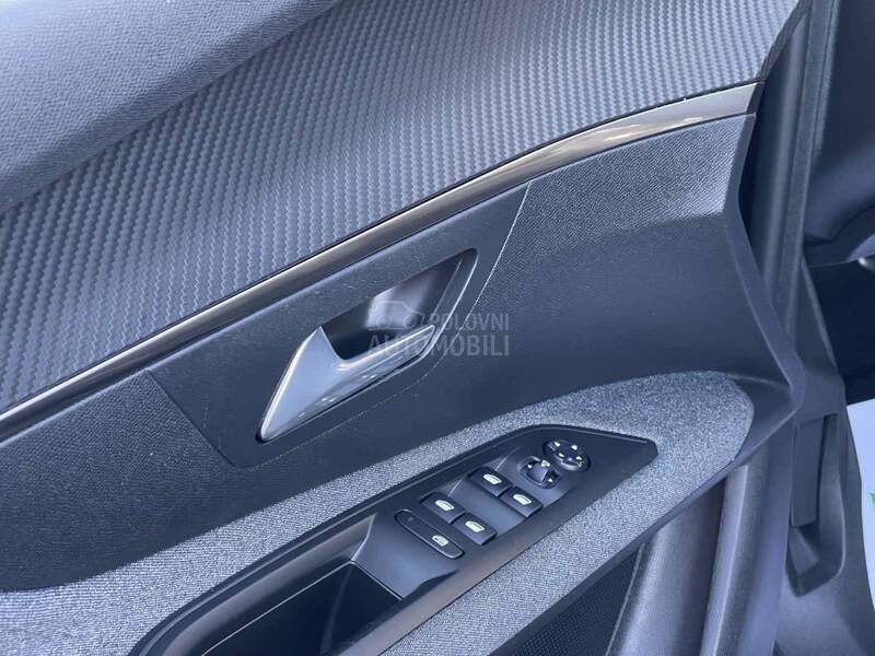 Peugeot 3008 1.2 B Autom