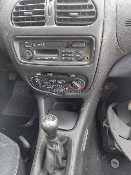 Peugeot 206 1.1 2002. god. -  kompletan auto u delovima