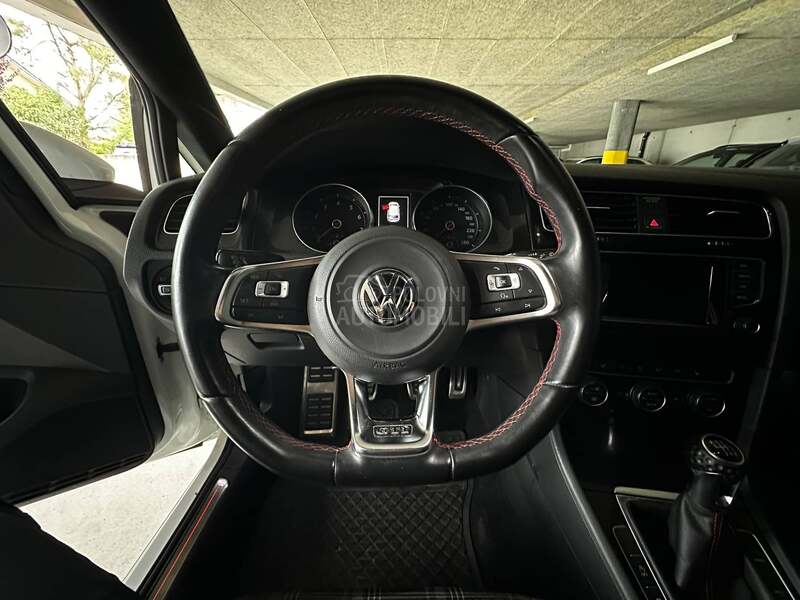 Volkswagen Golf 7 GTI CH