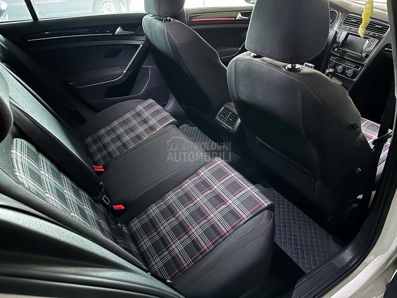 Volkswagen Golf 7 GTI CH