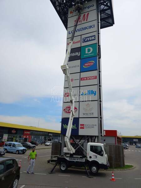 Nissan Capstar