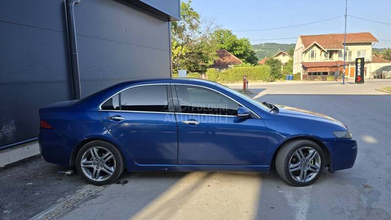 Honda Accord CL7 2.0
