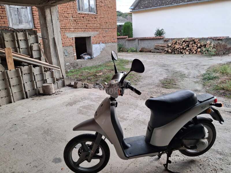 Piaggio free