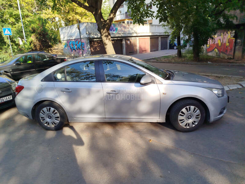 Chevrolet Cruze 1.6L