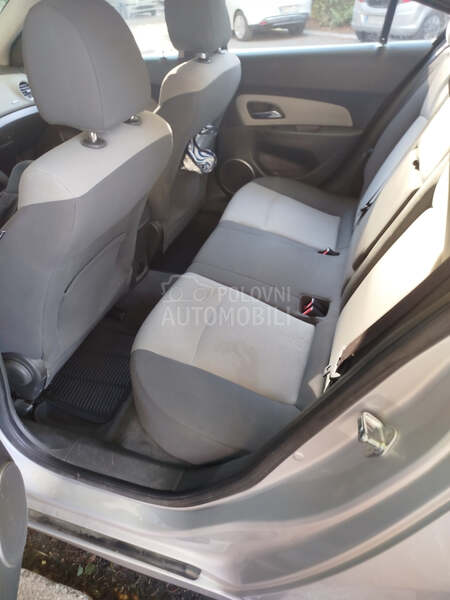 Chevrolet Cruze 1.6L