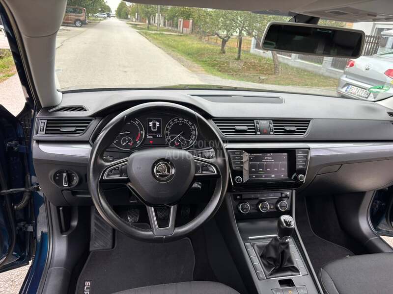 Škoda Superb 