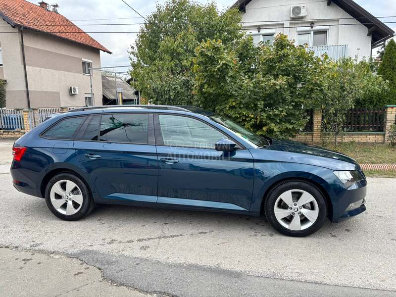 Škoda Superb 