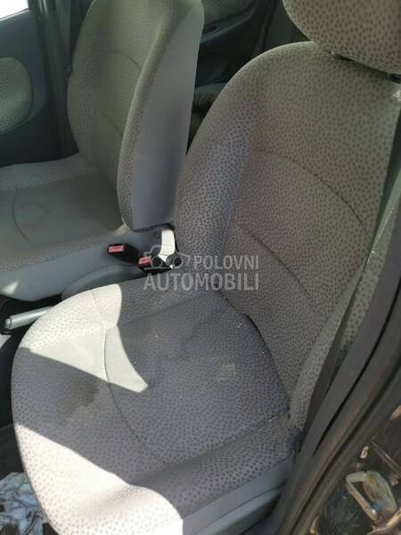 Renault Clio 2005. god. -  kompletan auto u delovima