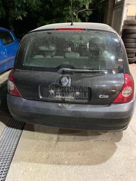 Renault Clio 2005. god. -  kompletan auto u delovima