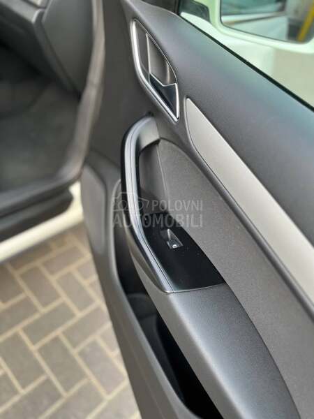 Audi Q3 AUDI 2.0TDI