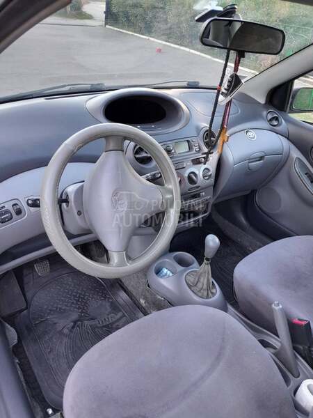 Toyota Yaris 1.0vvti