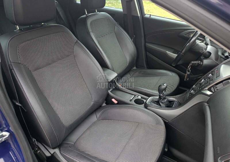 Opel Astra J 