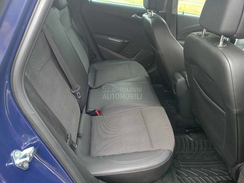 Opel Astra J 