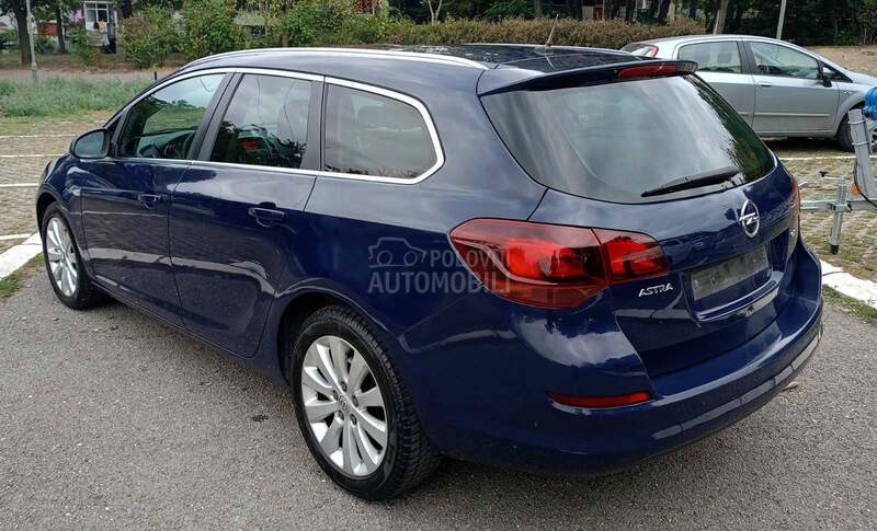 Opel Astra J 