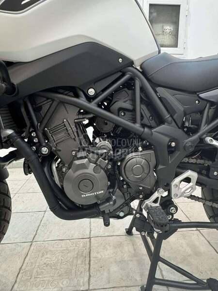 QJMOTOR SRT 550 X za me na