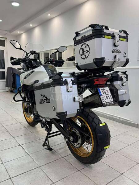 QJMOTOR SRT 550 X za me na