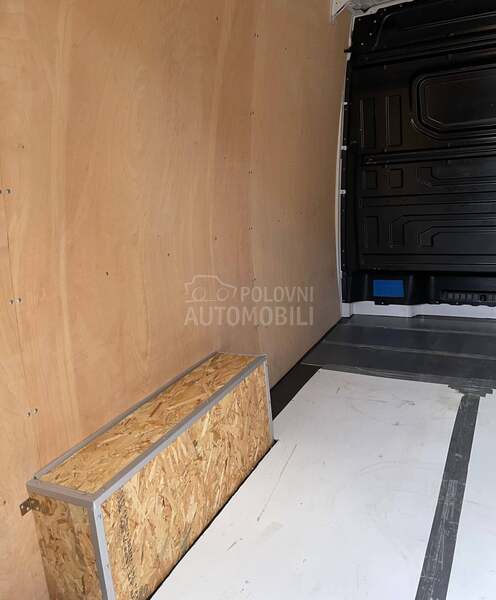 Volkswagen Crafter 35 MR 2.0 TDI Vlas L2H2