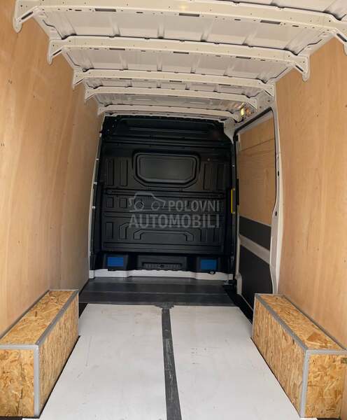 Volkswagen Crafter 35 MR 2.0 TDI Vlas L2H2
