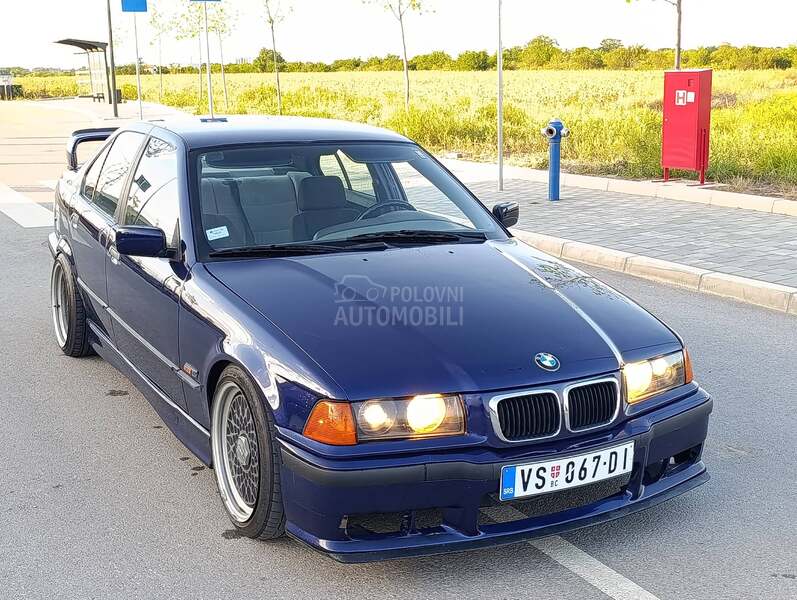 BMW 320 