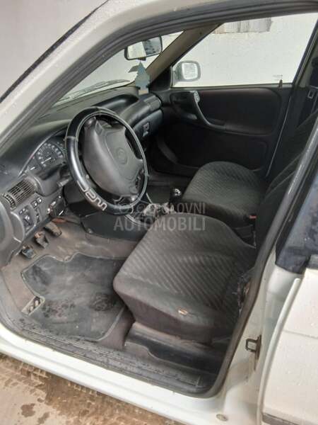 Opel Astra F 1.6