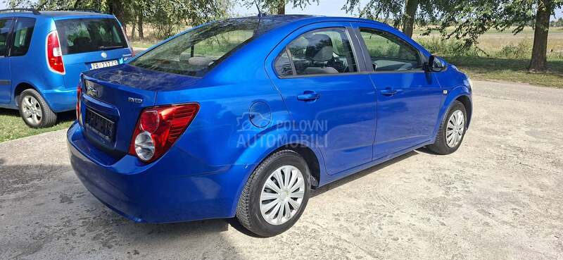 Chevrolet Aveo 1.4 i