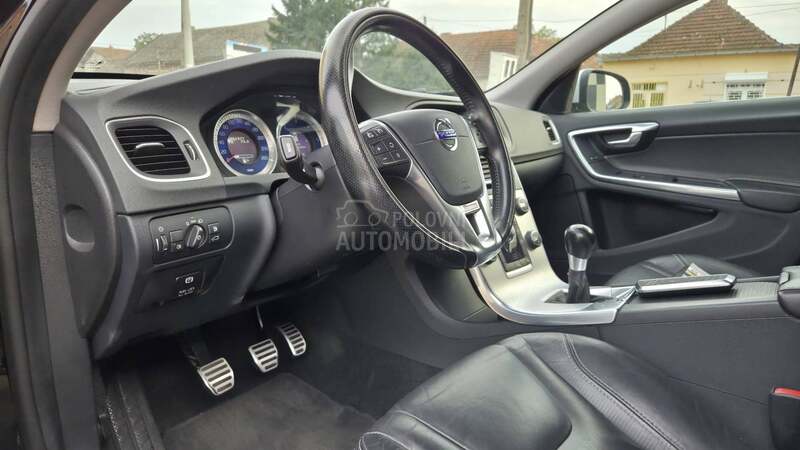 Volvo V60 2.4 D5 R design