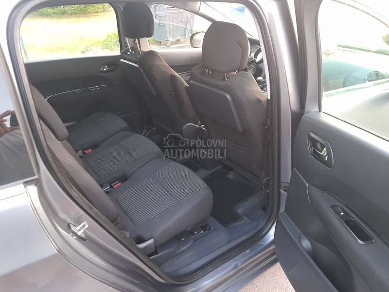 Peugeot 5008 1.6hdi