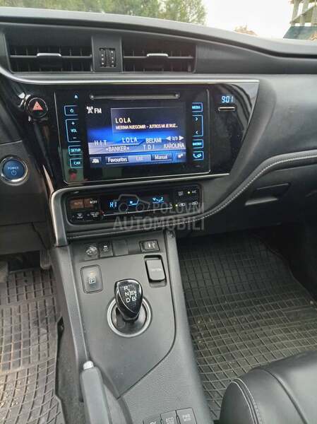 Toyota Auris 