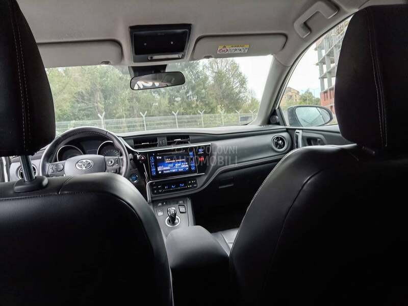 Toyota Auris 