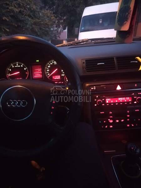 Audi A4 2,0 FSI