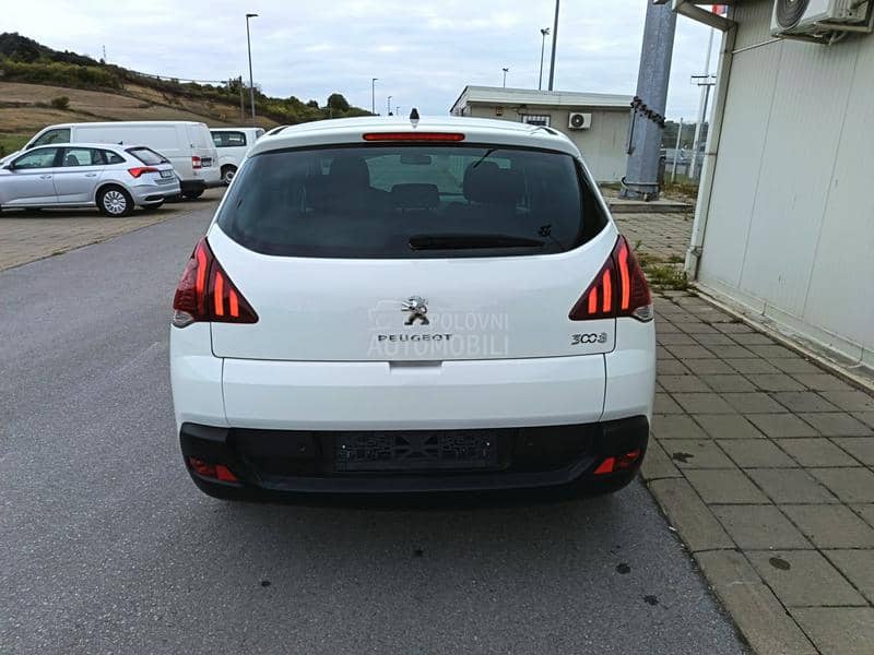 Peugeot 3008 1.6HDi LED/NAV/