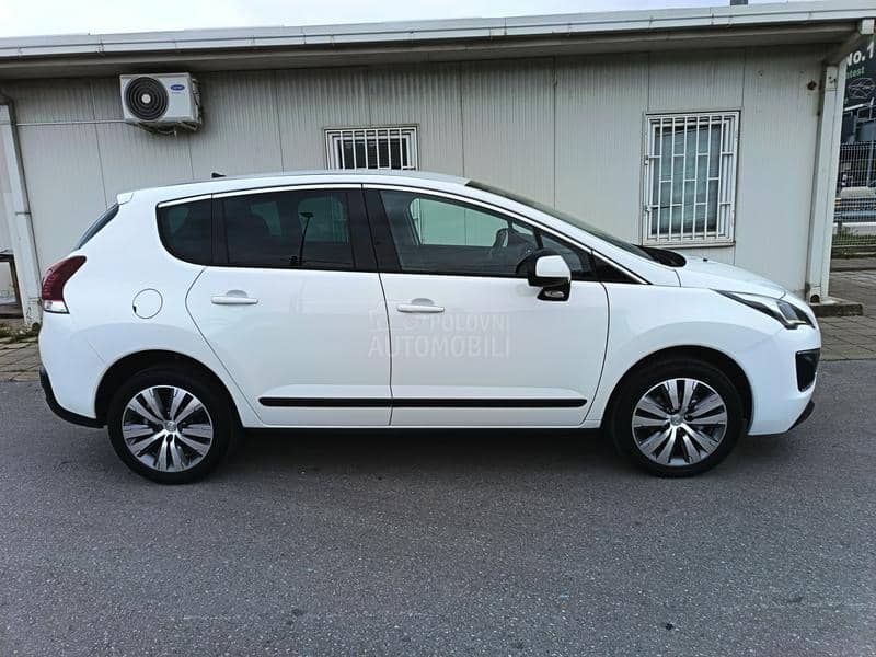 Peugeot 3008 1.6HDi LED/NAV/