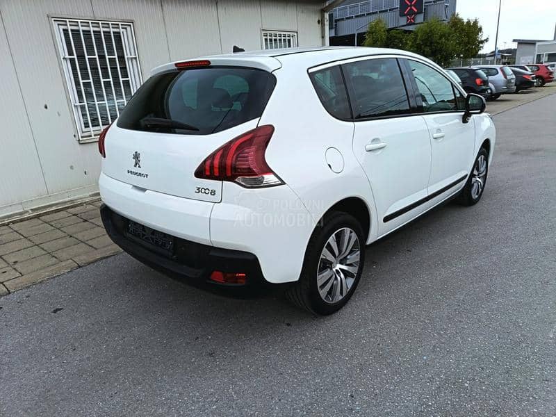 Peugeot 3008 1.6HDi LED/NAV/