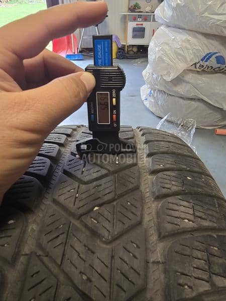 Pirelli 235/55 R18 Zimska