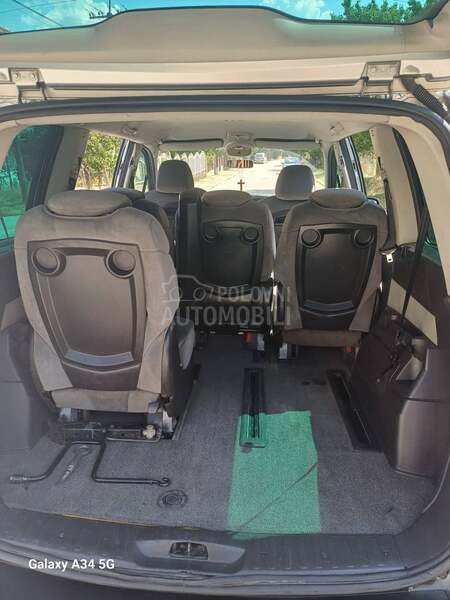 Citroen C8 