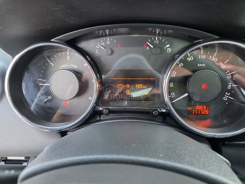 Peugeot 3008 1.6 HDI N.A.V.I