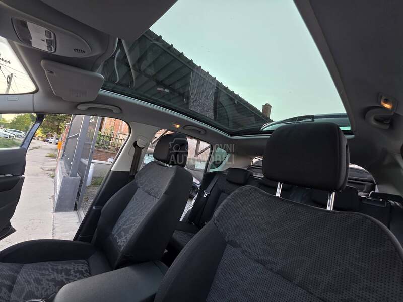 Peugeot 3008 1.6 HDI N.A.V.I