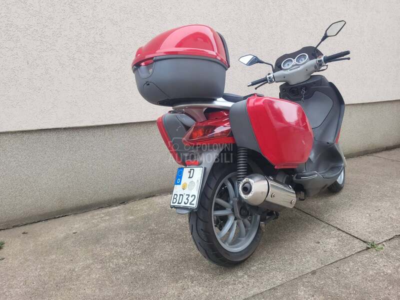 Piaggio Beverly 125