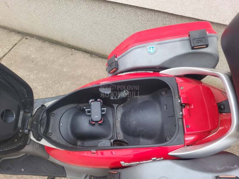 Piaggio Beverly 125