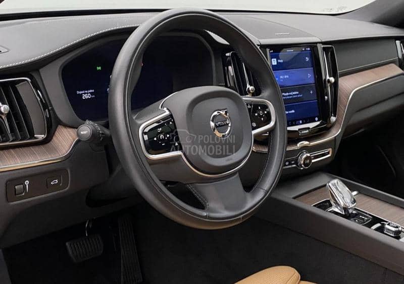 Volvo XC60 B4 PLUS BRIGHT