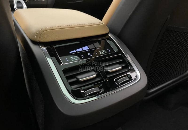 Volvo XC60 B4 PLUS BRIGHT