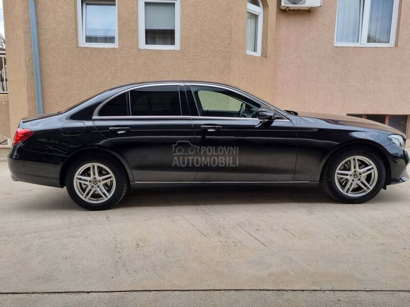 Mercedes Benz E 220 G9 4-MATIC