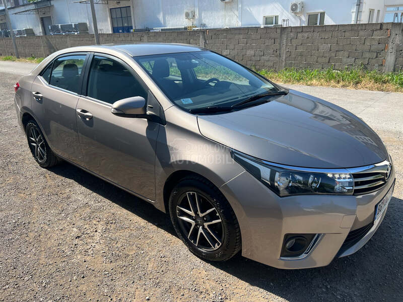 Toyota Corolla Valvematic Luna